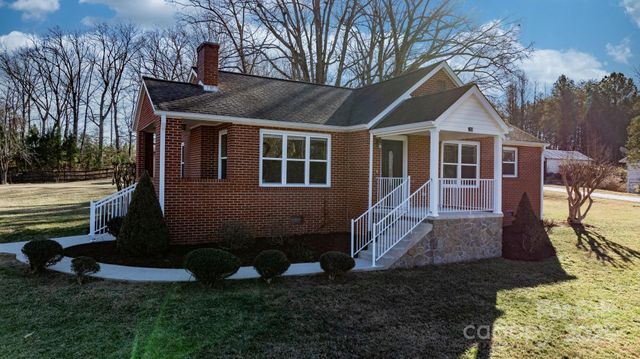 750 Hwy 126 Road, Nebo, NC 28761