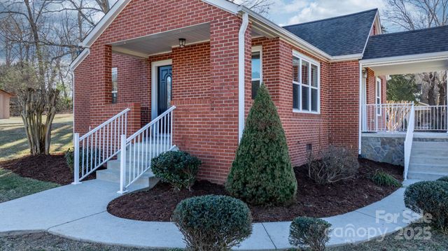 750 Hwy 126 Road, Nebo, NC 28761