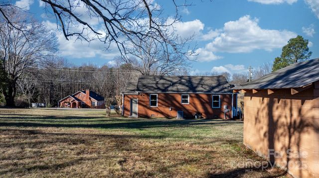 750 Hwy 126 Road, Nebo, NC 28761