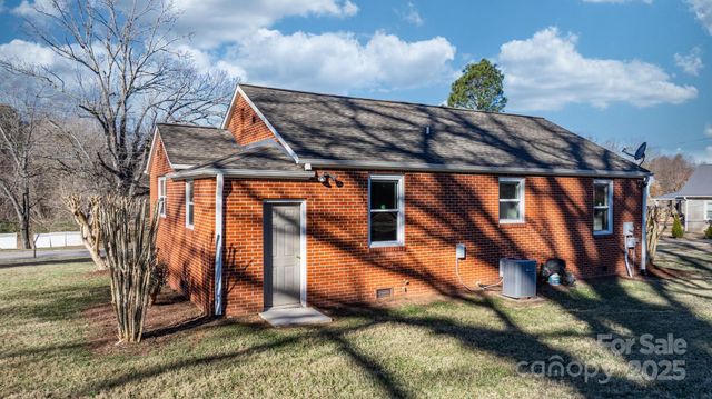 750 Hwy 126 Road, Nebo, NC 28761