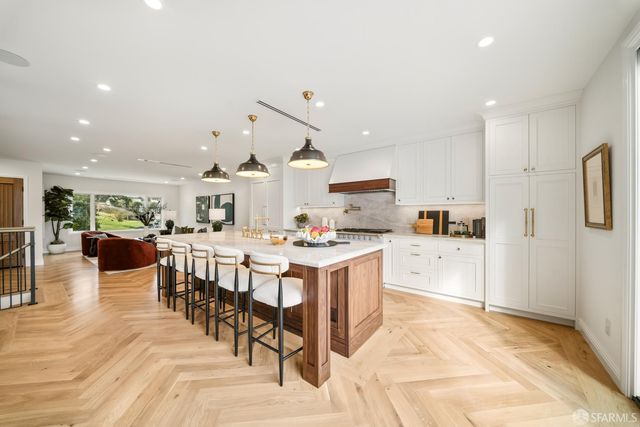 401 Holly Park Circle, San Francisco, CA 94110