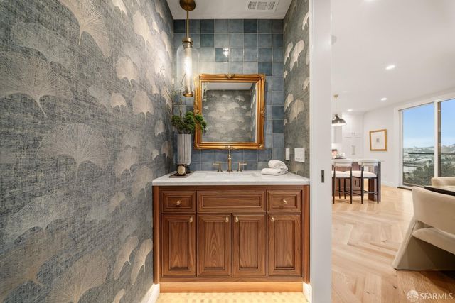 401 Holly Park Circle, San Francisco, CA 94110