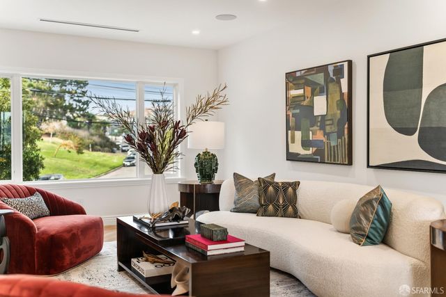 401 Holly Park Circle, San Francisco, CA 94110