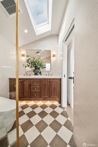 401 Holly Park Circle, San Francisco, CA 94110