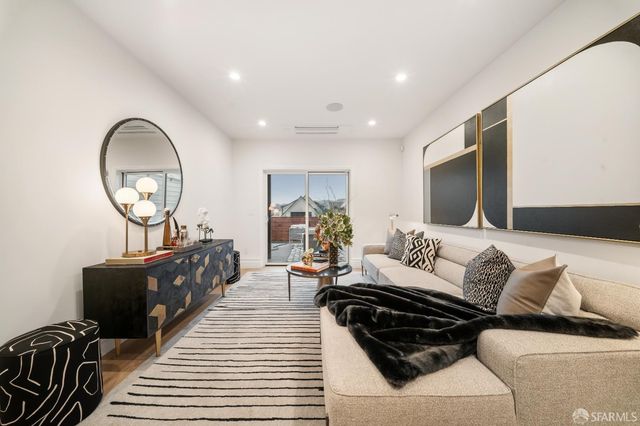 401 Holly Park Circle, San Francisco, CA 94110