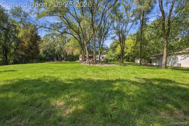2605 Childs Lake Road, Milford Charter Township, MI 48381