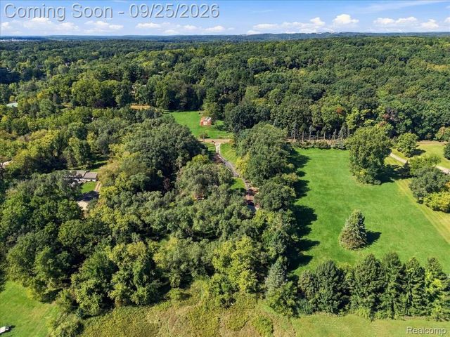 2605 Childs Lake Road, Milford Charter Township, MI 48381