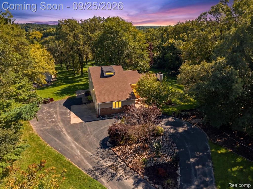 2605 Childs Lake Road, Milford Charter Township, MI 48381