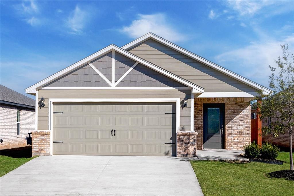12709 Carrara Lane, Yukon, OK 73099