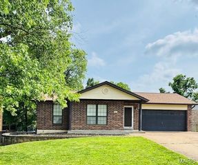 2 Wampler Drive, Arnold, MO 63010