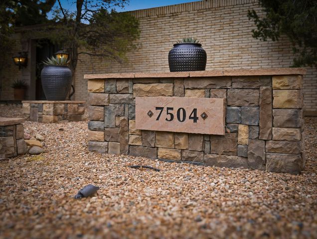 7504 La Madera Road NE, Albuquerque, NM 87109