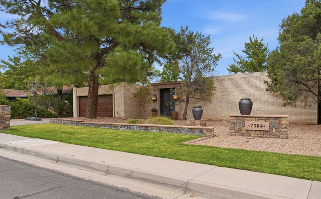 7504 La Madera Road NE, Albuquerque, NM 87109