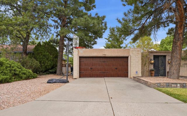 7504 La Madera Road NE, Albuquerque, NM 87109