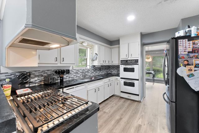 1110 Pear Tree Lane, Houston, TX 77073
