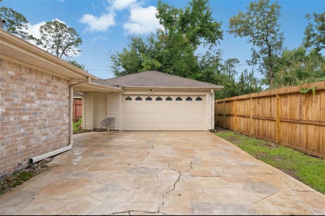 1110 Pear Tree Lane, Houston, TX 77073