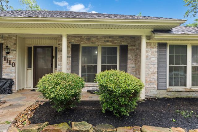 1110 Pear Tree Lane, Houston, TX 77073