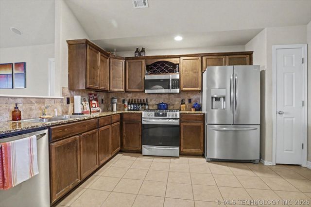 10905 N 149th East Avenue, Owasso, OK 74055