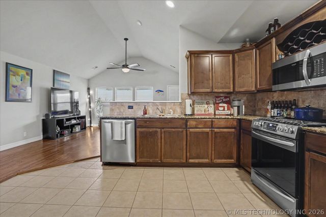 10905 N 149th East Avenue, Owasso, OK 74055