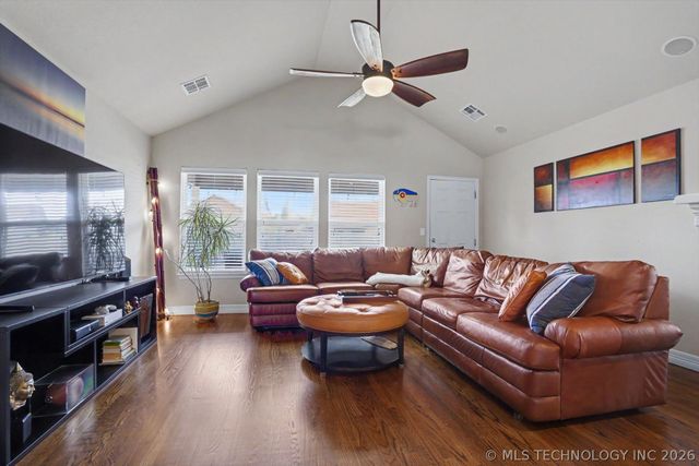 10905 N 149th East Avenue, Owasso, OK 74055