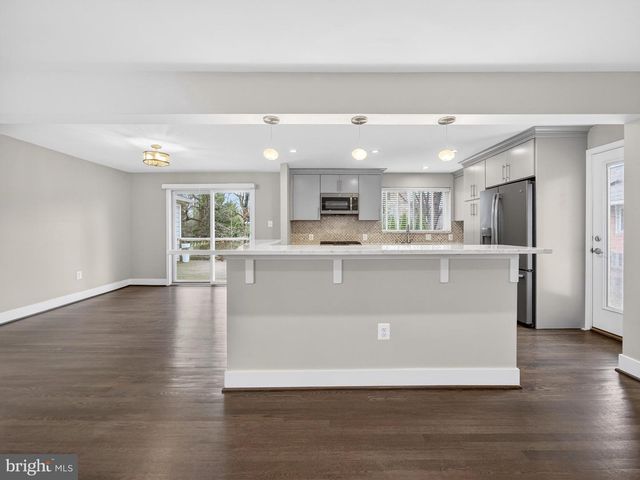 5807 MAIDEN LN, Bethesda, MD 20817