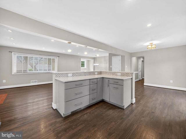 5807 MAIDEN LN, Bethesda, MD 20817