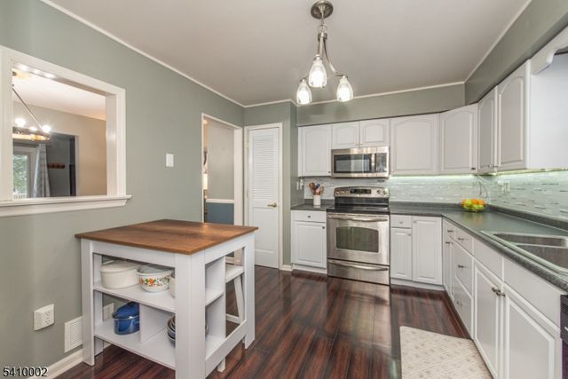 2404 Tudor Ct, Hillsborough Twp., NJ 08844