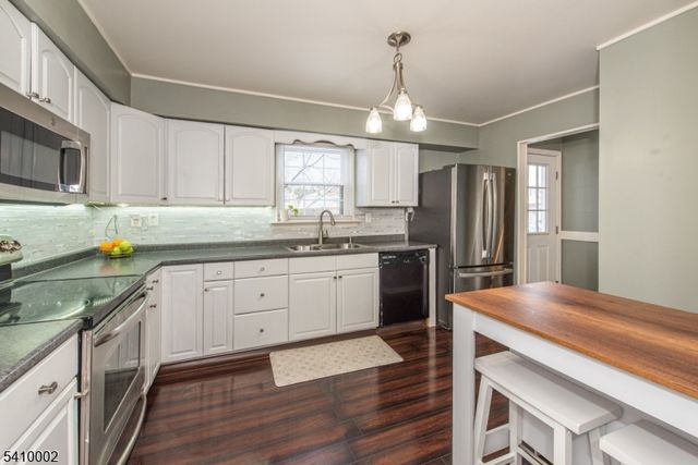 2404 Tudor Ct, Hillsborough Twp., NJ 08844