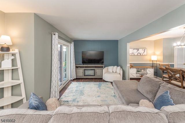 2404 Tudor Ct, Hillsborough Twp., NJ 08844