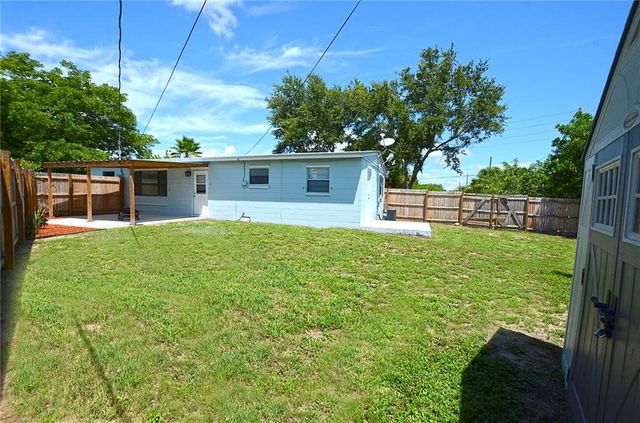 110 6th Court SW, Vero Beach, FL 32962