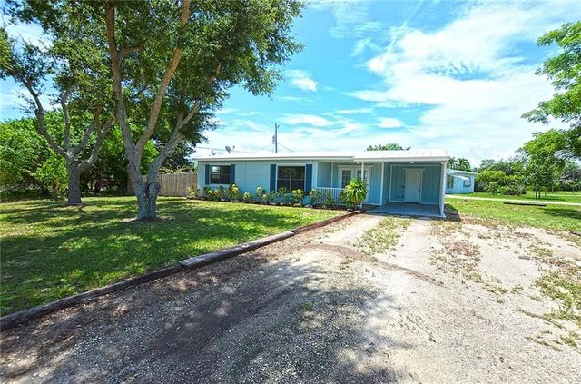 110 6th Court SW, Vero Beach, FL 32962