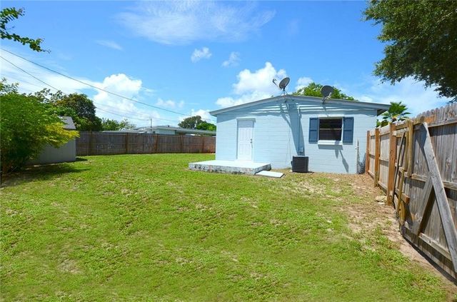 110 6th Court SW, Vero Beach, FL 32962