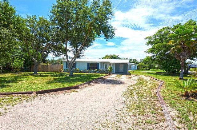 110 6th Court SW, Vero Beach, FL 32962