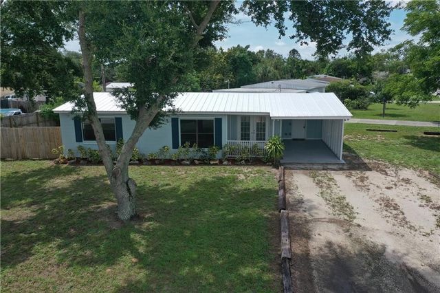 110 6th Court SW, Vero Beach, FL 32962