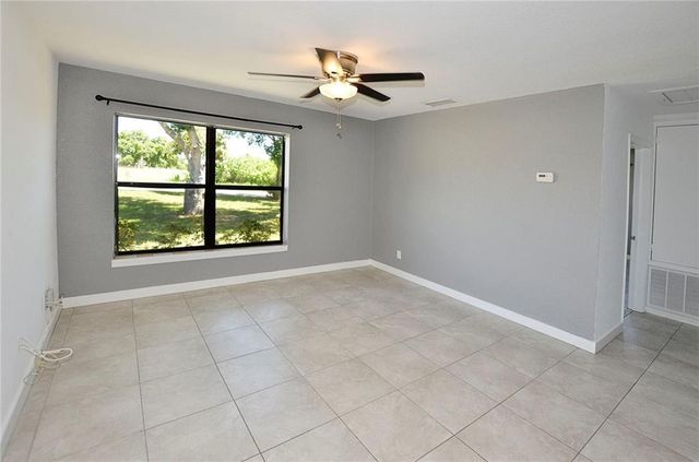 110 6th Court SW, Vero Beach, FL 32962