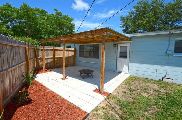 110 6th Court SW, Vero Beach, FL 32962