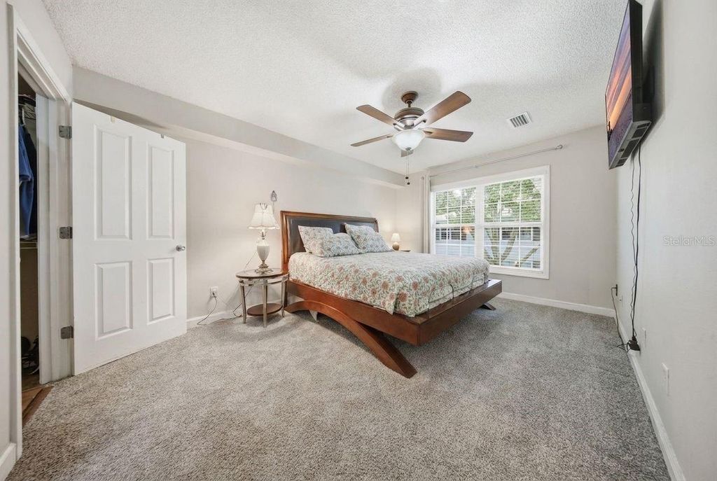 Image 12 of property listing at 4890 CONWAY ROAD 66, Orlando, FL 32812