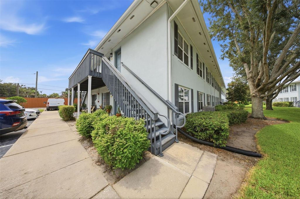 Image 19 of property listing at 4890 CONWAY ROAD 66, Orlando, FL 32812