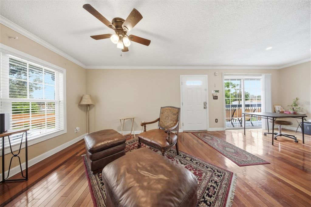 Image 3 of property listing at 4890 CONWAY ROAD 66, Orlando, FL 32812