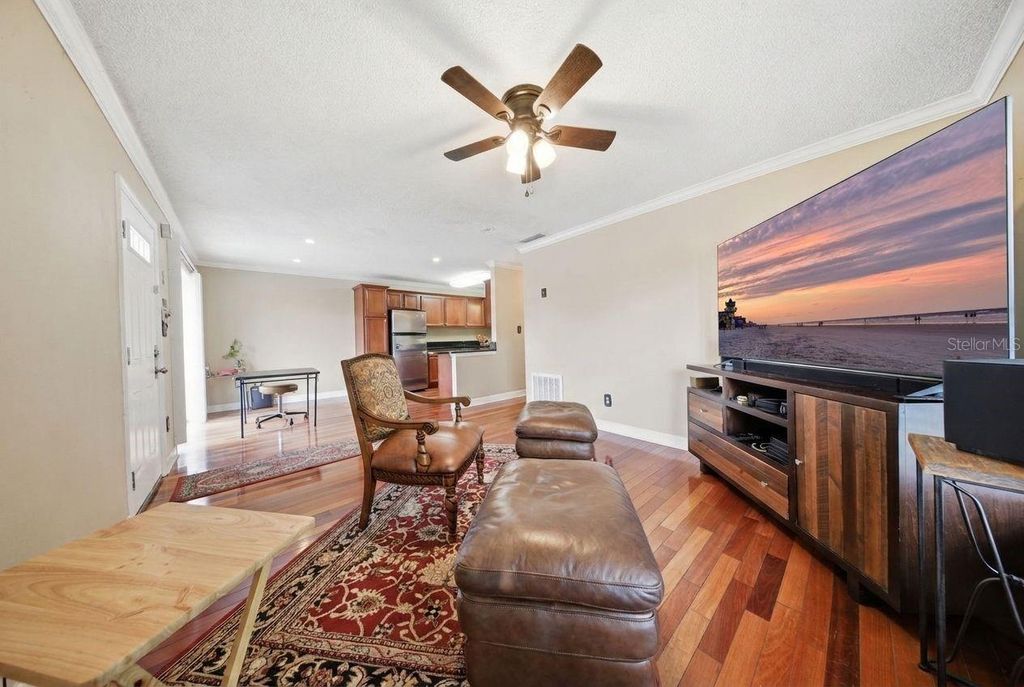 Image 4 of property listing at 4890 CONWAY ROAD 66, Orlando, FL 32812