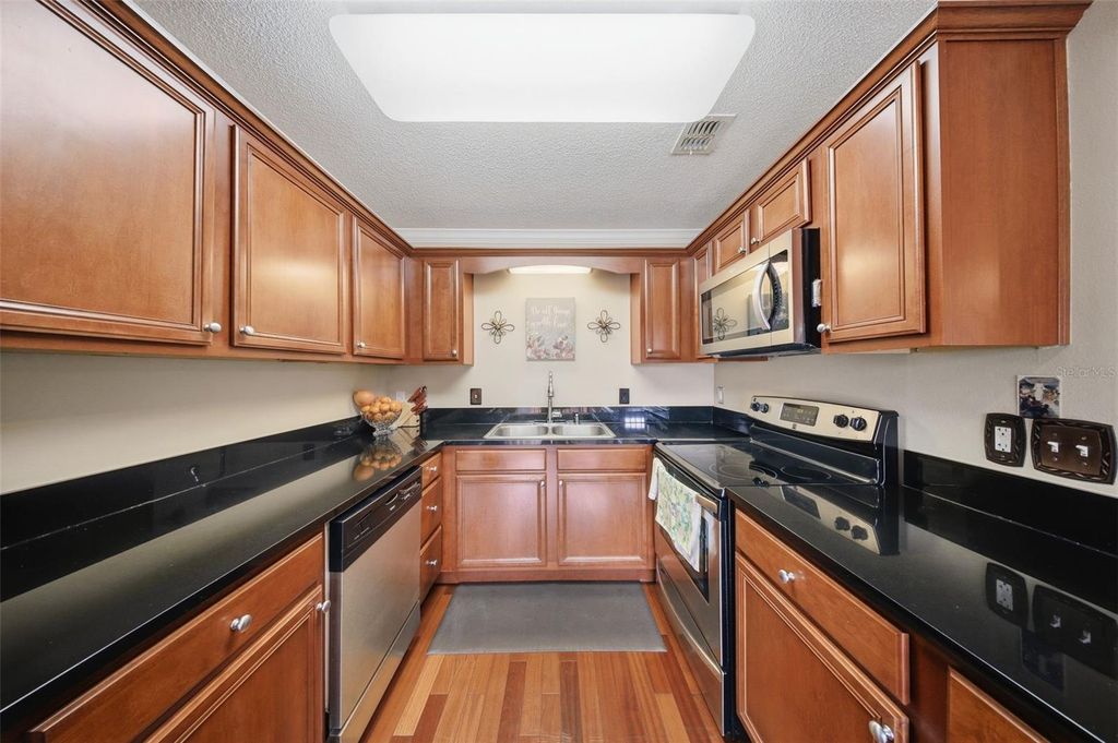 Image 9 of property listing at 4890 CONWAY ROAD 66, Orlando, FL 32812