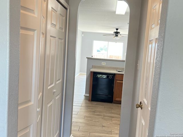 6906 Opal Cliffs, Converse, TX 78109