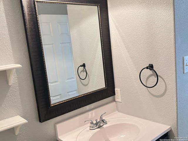 6906 Opal Cliffs, Converse, TX 78109