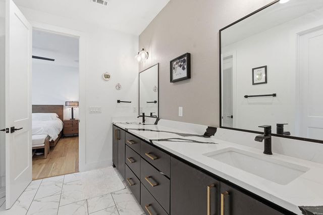 606A Clifford DR, Austin, TX 78745