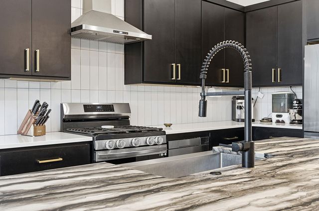 606A Clifford DR, Austin, TX 78745