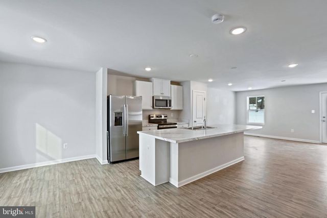 30 SCOTER RD, Hedgesville, WV 25427