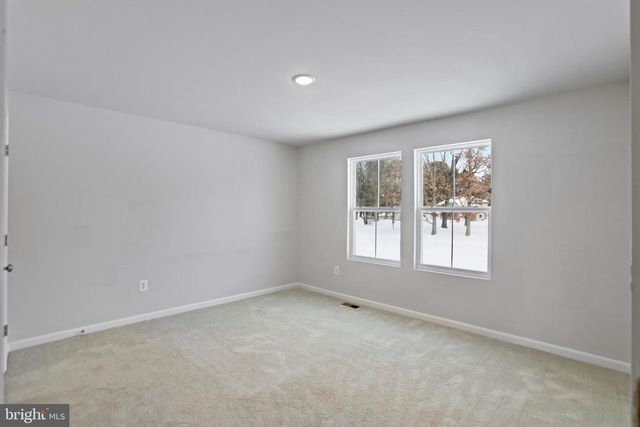 30 SCOTER RD, Hedgesville, WV 25427