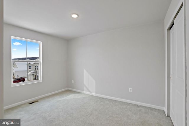 30 SCOTER RD, Hedgesville, WV 25427