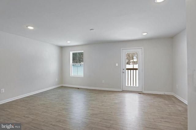 30 SCOTER RD, Hedgesville, WV 25427