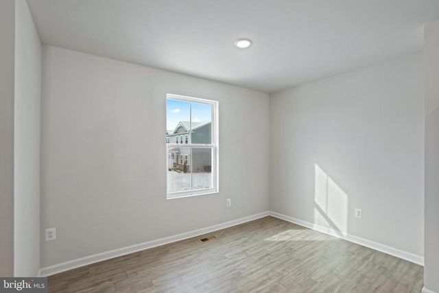 30 SCOTER RD, Hedgesville, WV 25427