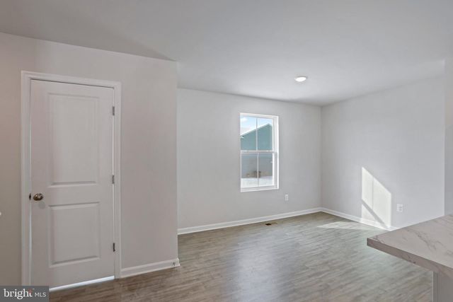 30 SCOTER RD, Hedgesville, WV 25427